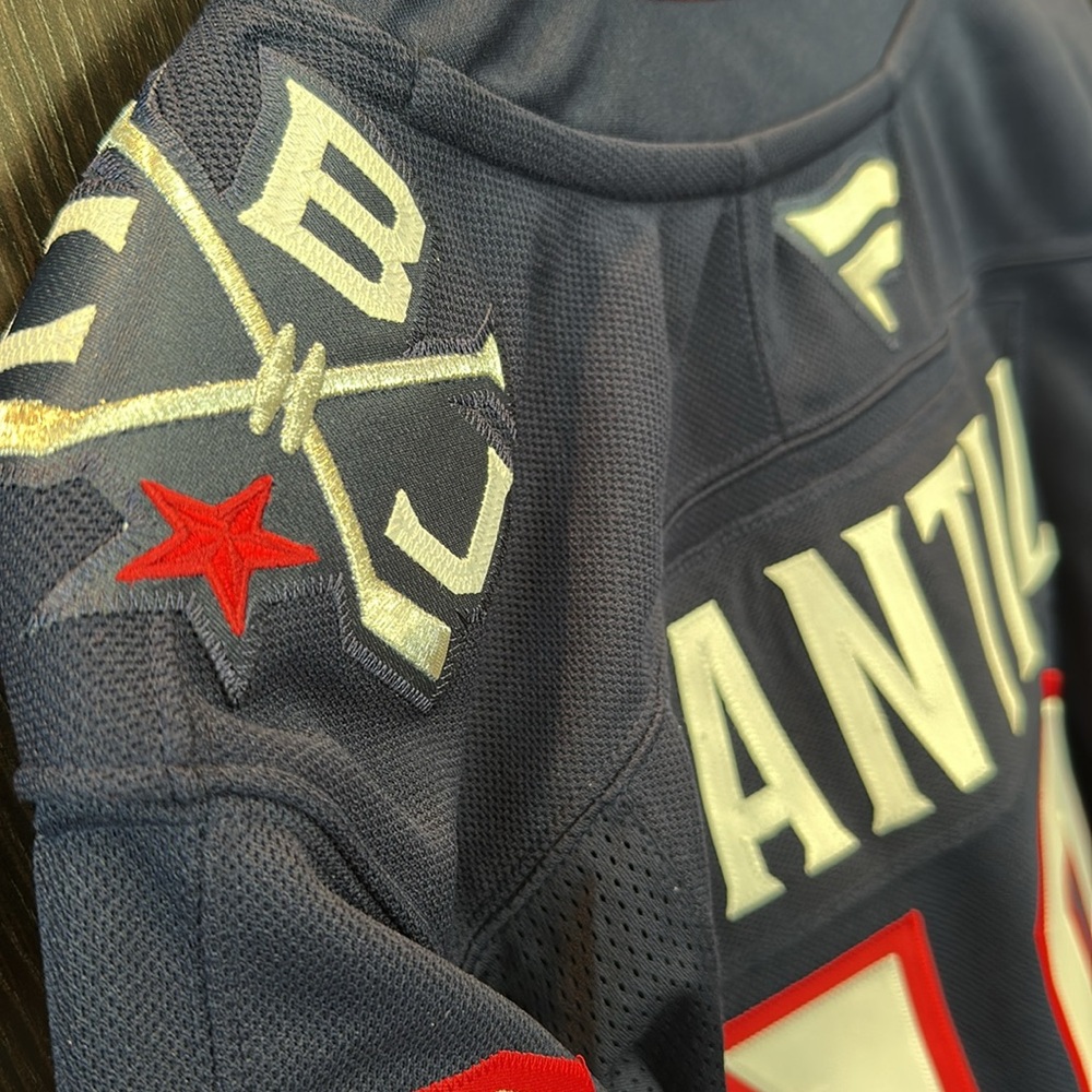 Adam Fantilli Columbus Blue Jackets Fanatics 2025 NHL Stadium Series Jersey - Picture 8 of 10